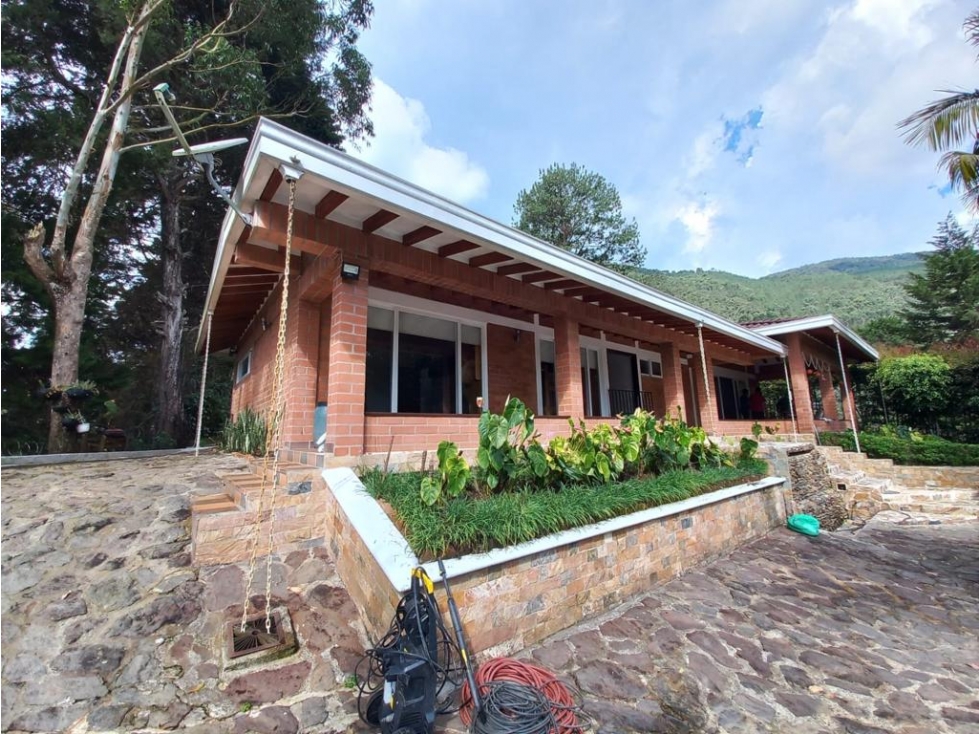 Casa Campestre en Venta Sector Loma del Escobero, Envigado