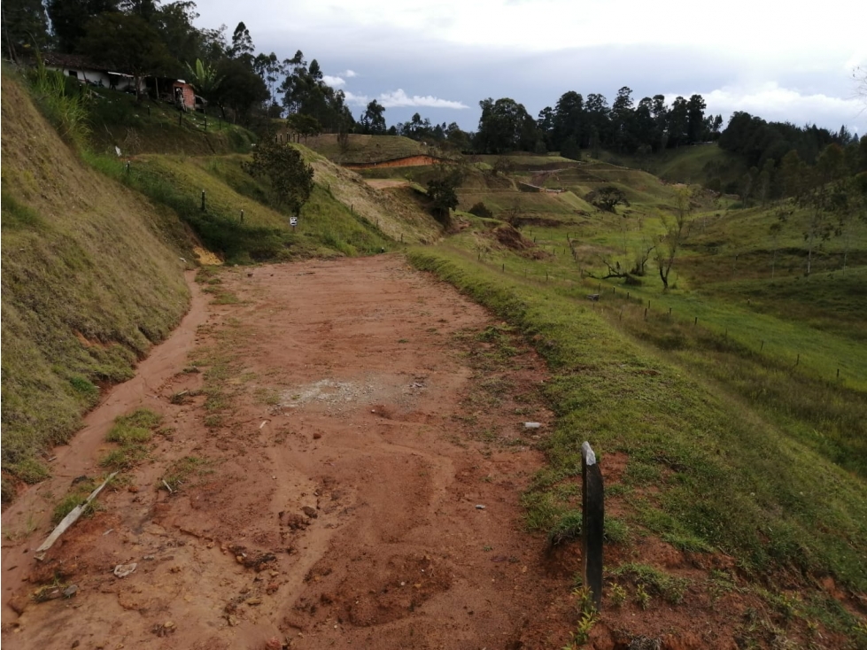 VENTA DE LOTE CON AREA DE 2150 MT2 SAN VICENTE SECTOR CHAPARRAL — foto 5