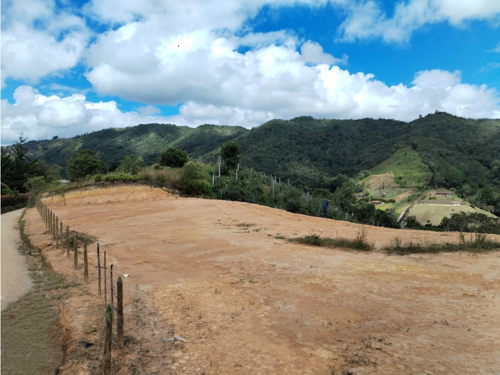 Lote en Venta con Vista Campestre y Banqueo, en San Vicente — foto 5