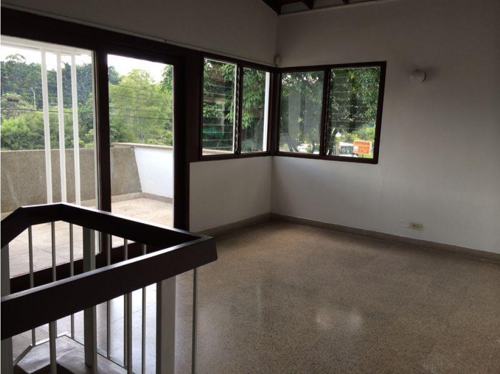 Casa comercial en venta cerca a estación Aguacatala Medellín — foto 5