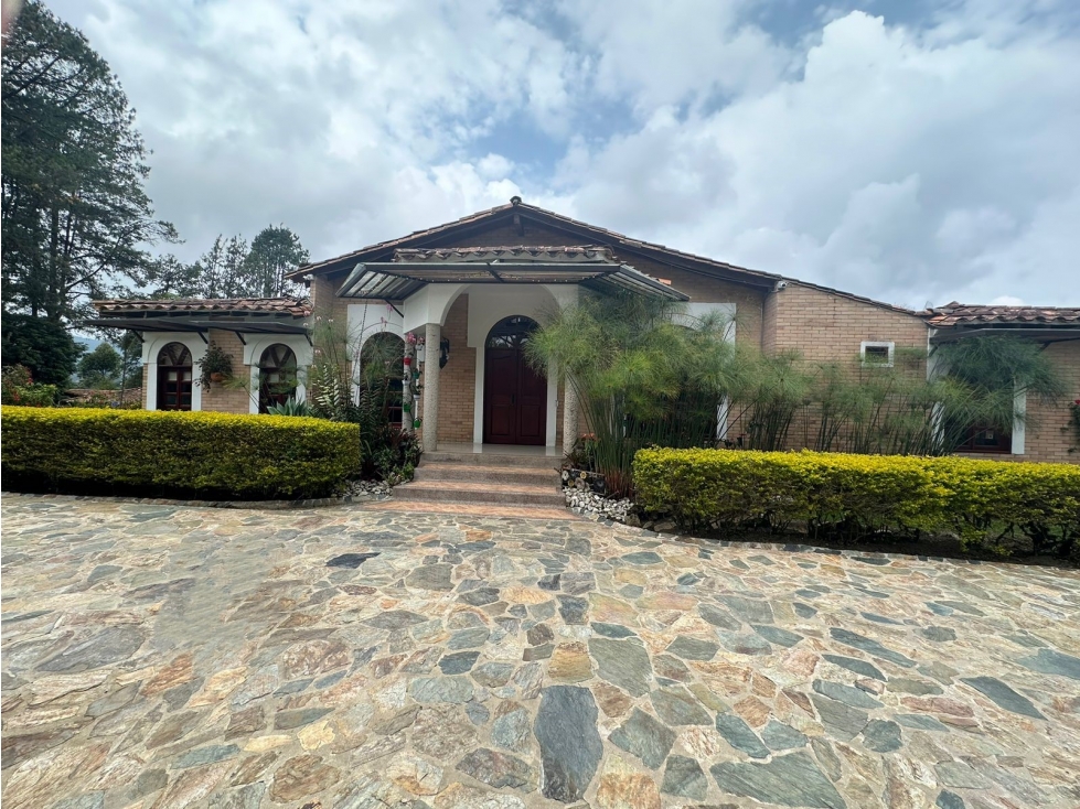 Casa Campestre en Venta, Sector Alto de las Palmas, Envigado