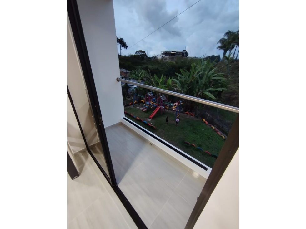 Apartamento en Venta, Sector Barrio Comuneros, El Peñol - 4