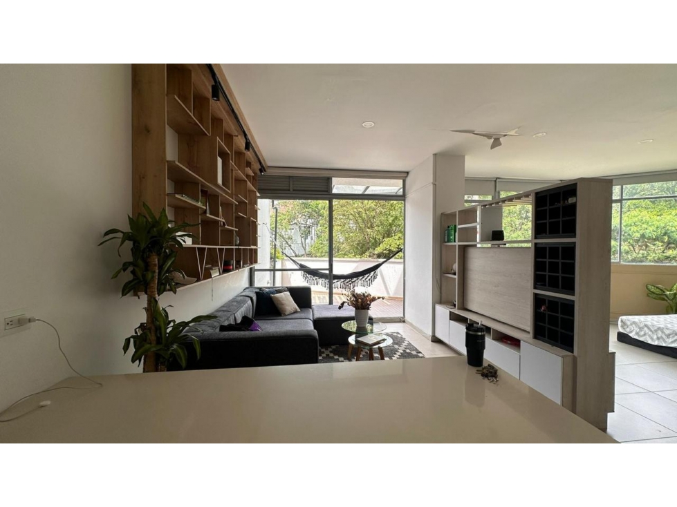 Apartamento tipo Loft, apto para Airbnb, Loma de los Bernal Medellín — foto 2