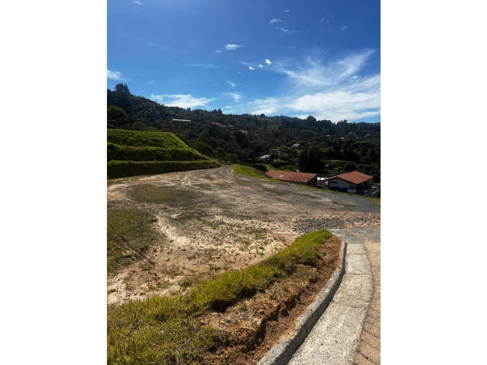 Lote campestre 2.300 m² en unidad cerrada, Rionegro vía Aeropuerto — foto 5