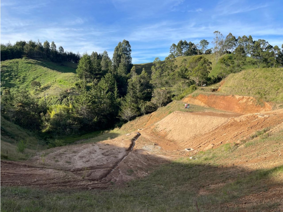 Lote en venta con dos explanadas, sector Pantanillo El Retiro - 6