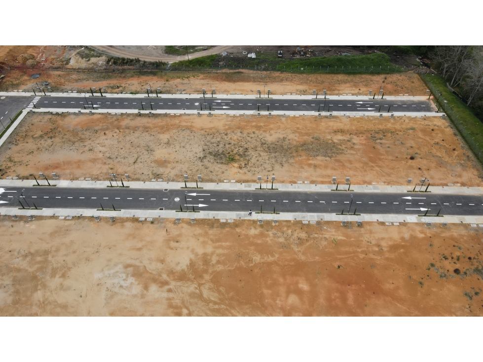 Venta de lote en exclusiva unidad cerrada en La Ceja — foto 2