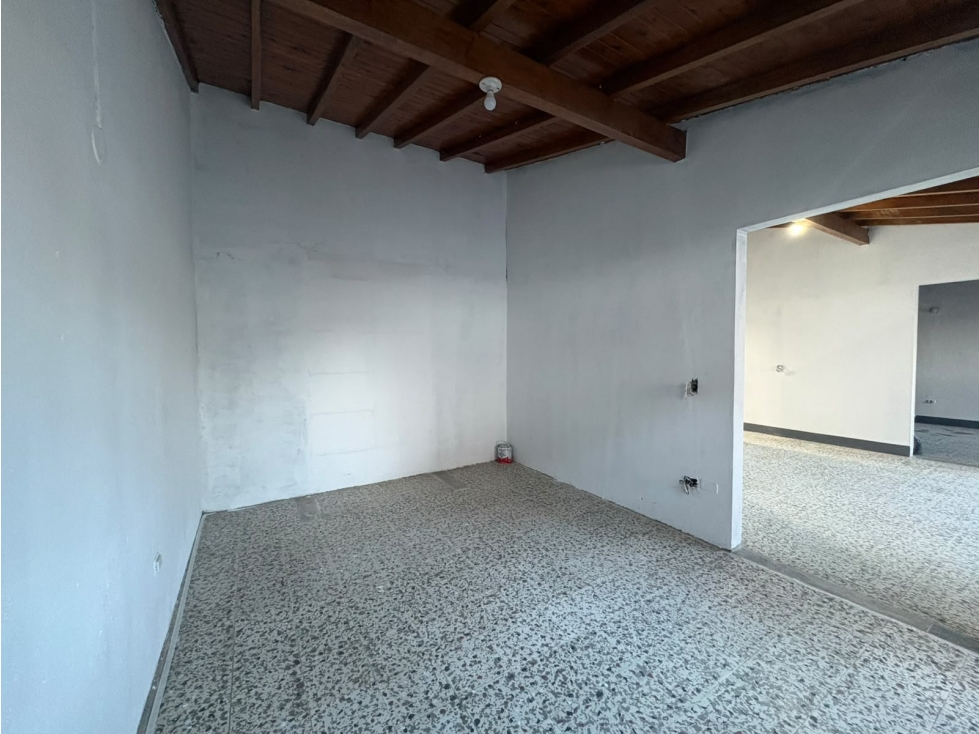 Arriendo local comercial en La Ceja- Centro - 6