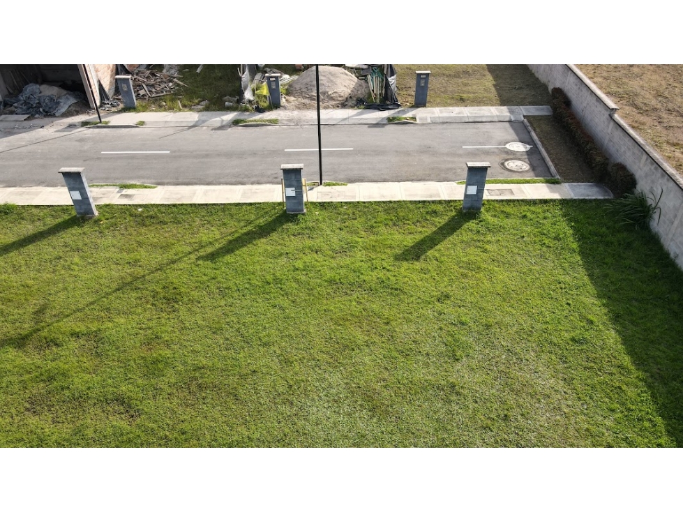 Venta de lote en exclusiva unidad cerrada en La Ceja — foto 3