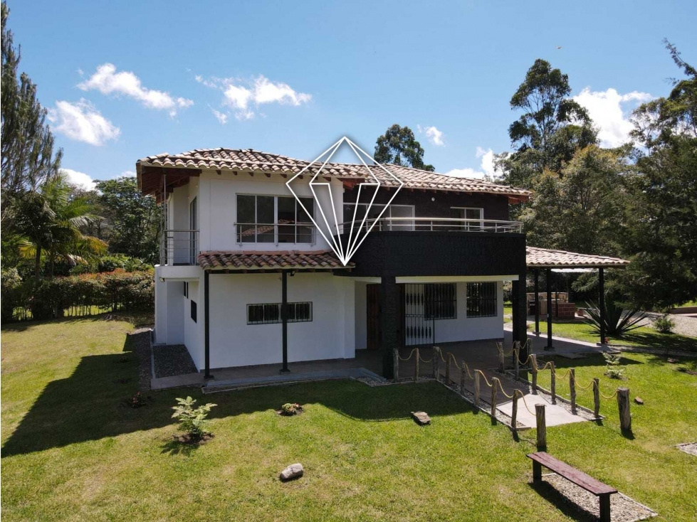 CASA CAMPESTRE EN VENTA EN EL CARMEN DE VIBORAL
