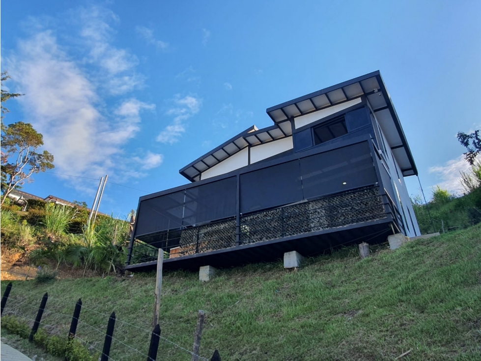 CASA CAMPESTRE PARA LA VENTA EN LA VEREDA SANTA BARBARA RIONEGRO