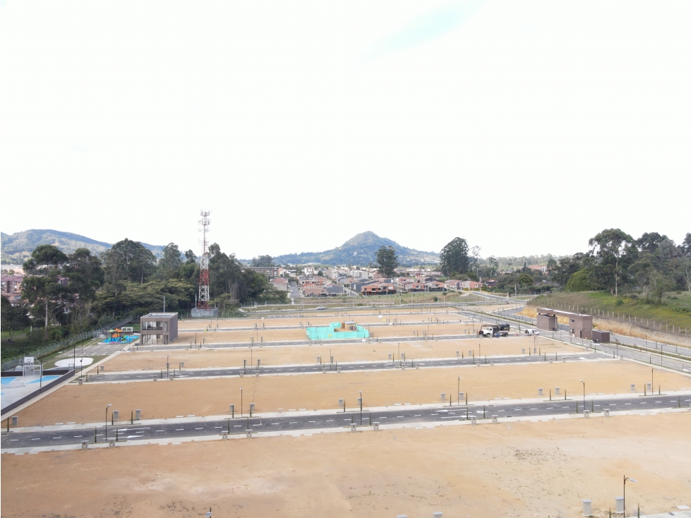 LOTE EN VENTA EN LA CEJA URBANO UNIDAD CERRADA