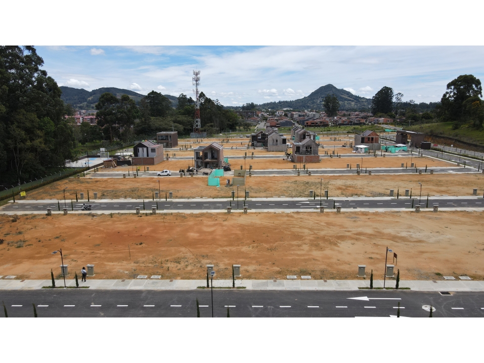 Venta de lote en exclusiva unidad cerrada en La Ceja — foto 3