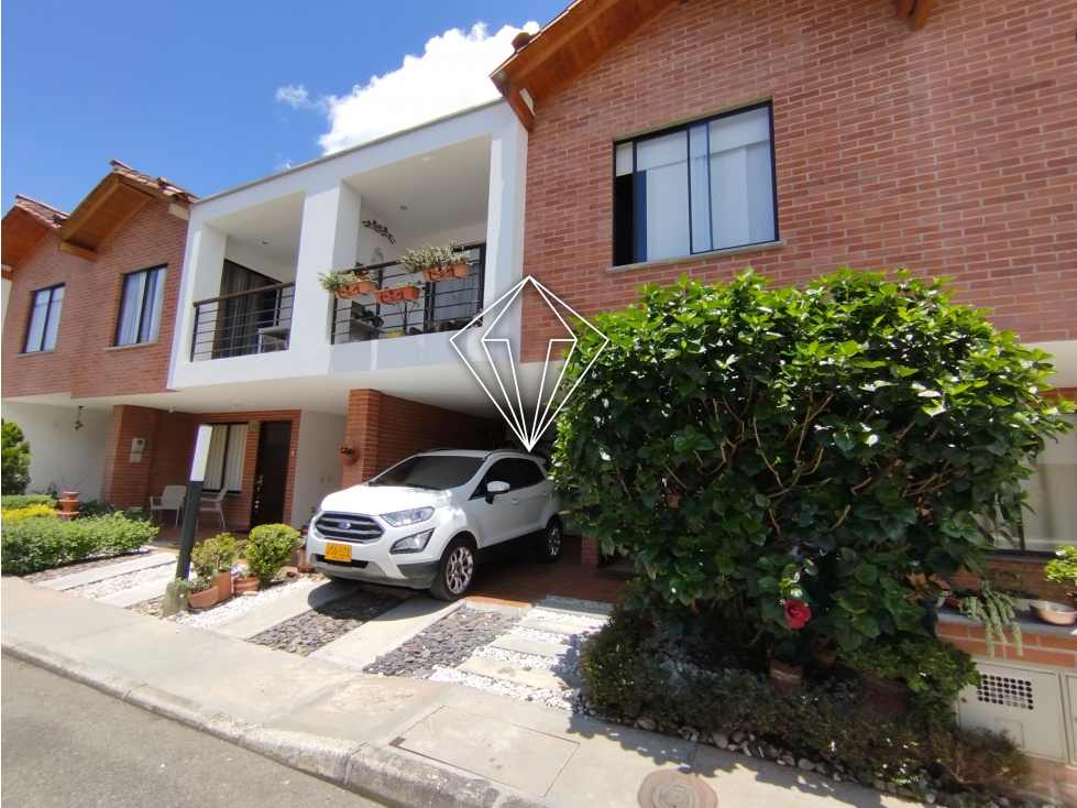 Venta de casa en exclusiva unidad cerrada de La Ceja — foto 2