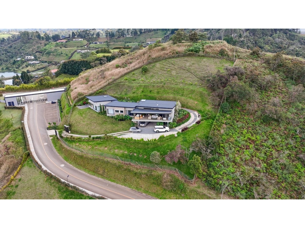 Venta de finca en Guarne- paisaje y accesibilidad
