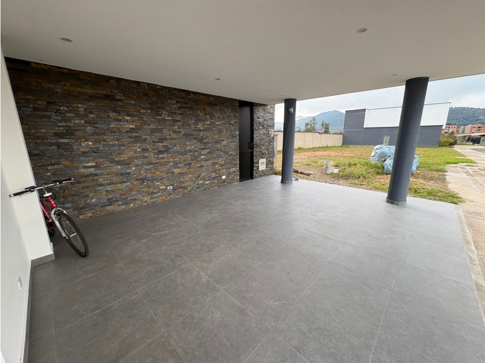 Casa en venta en unidad cerrada en La Ceja - Un Refugio de 350 m² — foto 4