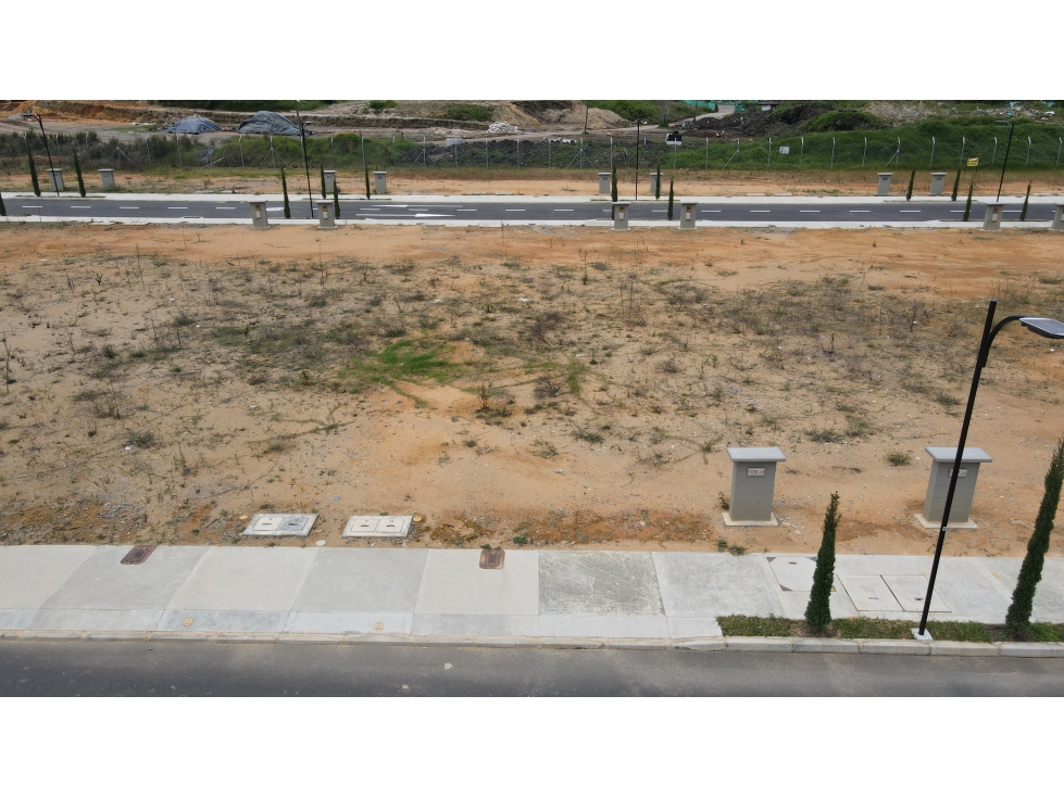 Venta de lote en exclusiva unidad cerrada en La Ceja — foto 4