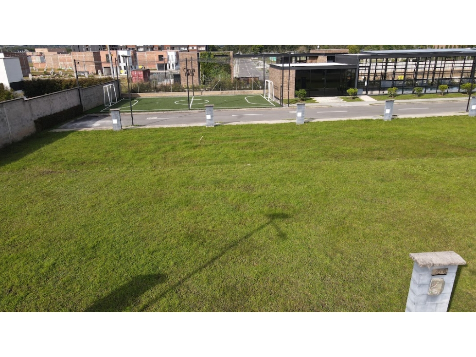 Venta de lote en exclusiva unidad cerrada en La Ceja — foto 2