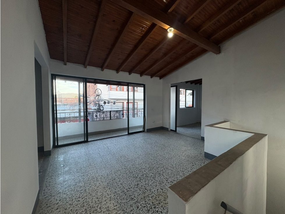 Arriendo local comercial en La Ceja- Centro - 1