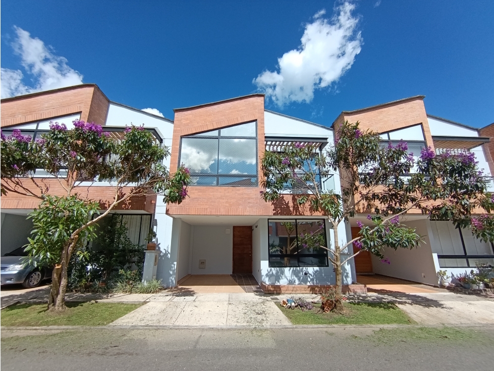 Arriendo casa en unidad cerrada en La Ceja