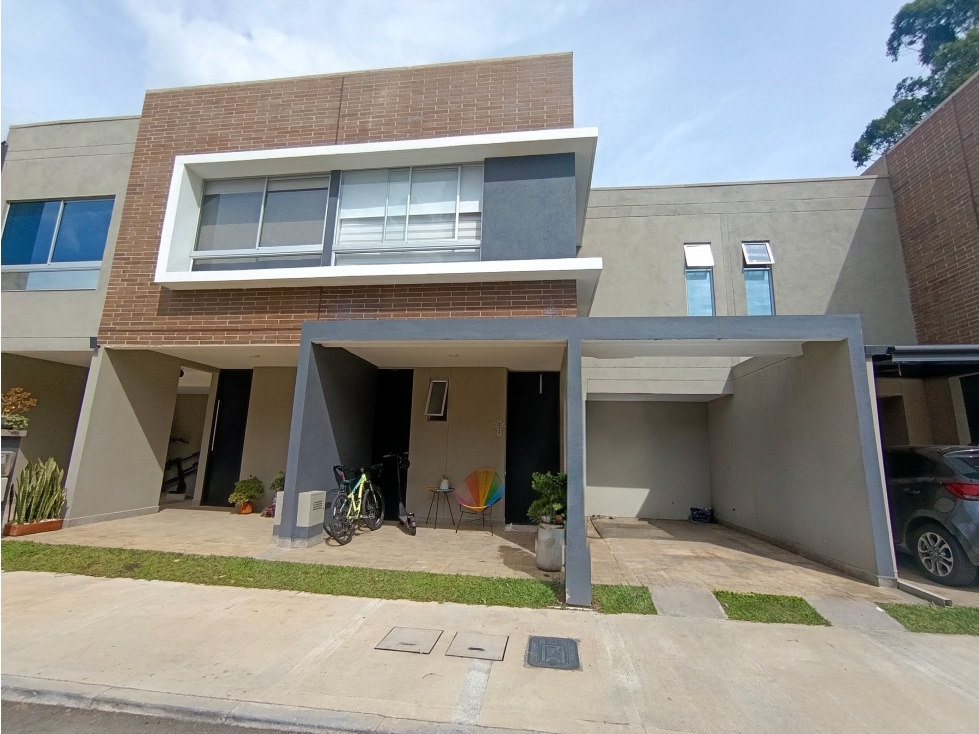 Arriendo casa en unidad cerrada en La Ceja- comodidad y tranquilidad