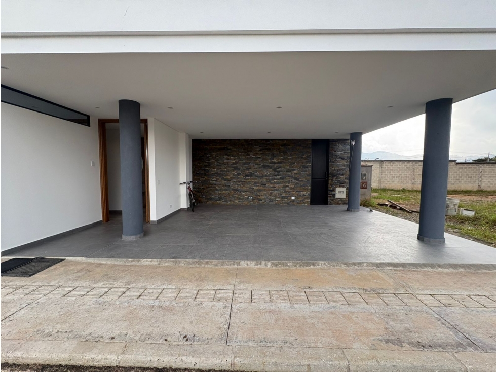 Casa en venta en unidad cerrada en La Ceja - Un Refugio de 350 m² — foto 2