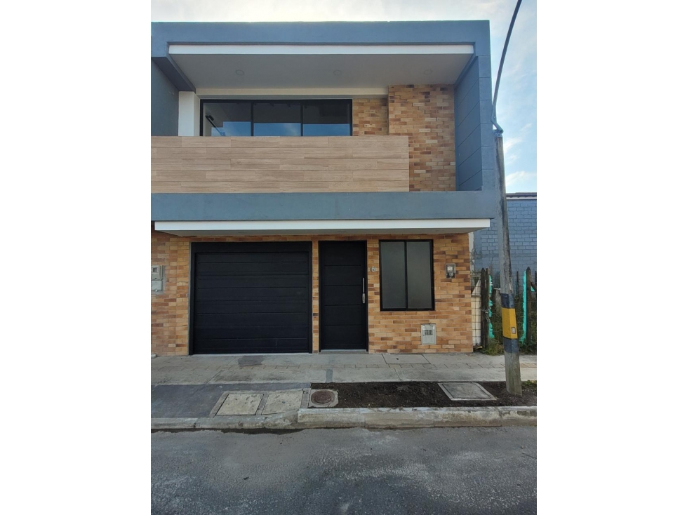 Casa en venta en la ceja
