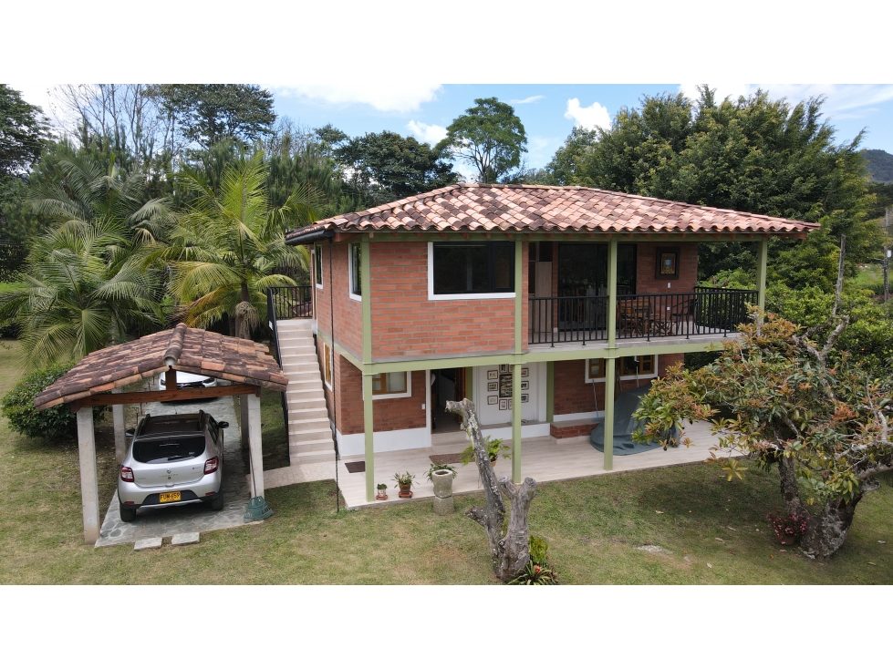 Venta de finca en Rionegro con 2 viviendas - Vd El Capiro — foto 3
