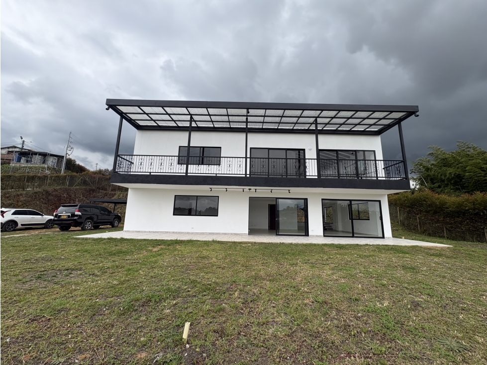 Arriendo finca nueva en reservada parcelación en El Carmen de Viboral