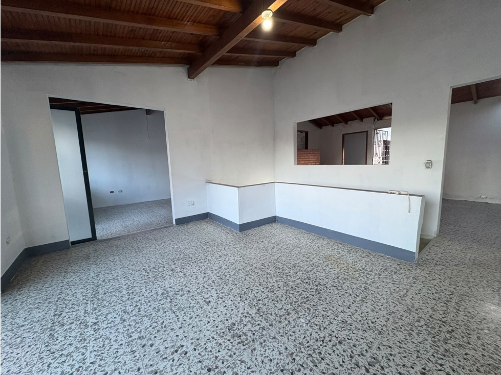 Arriendo local comercial en La Ceja- Centro - 5