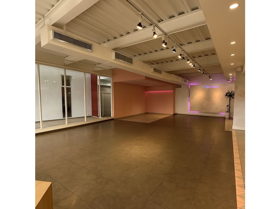 Local Comercial en Santa Cruz Tower