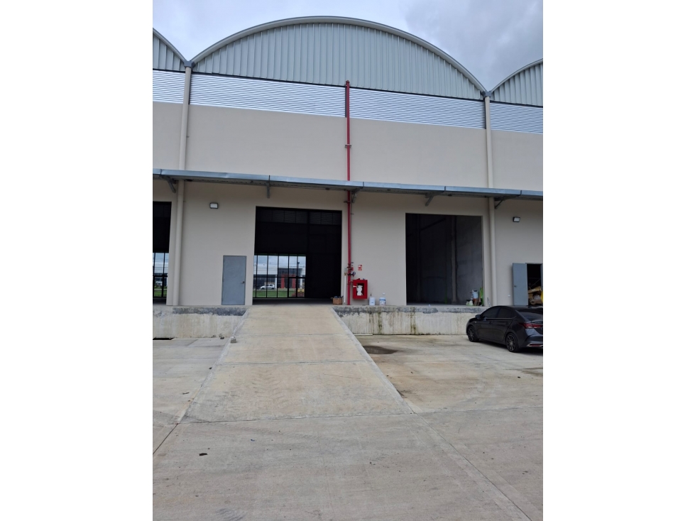 Galeras Nuevas en Alquiler Interplaza, Coquito - 2