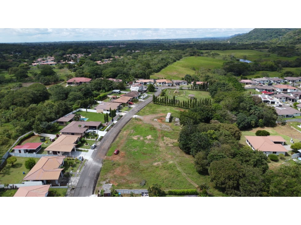 Lotes en Residencial Las Colinas, San Carlitos - 2