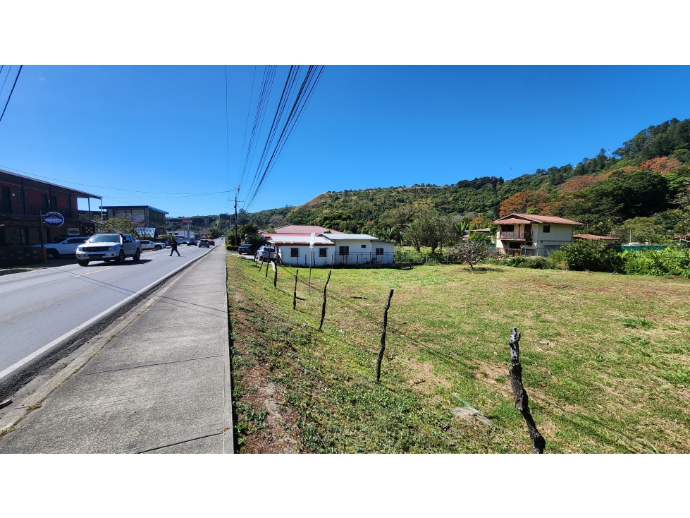 Terreno Comercial Premium en el Corazón de Boquete - 2