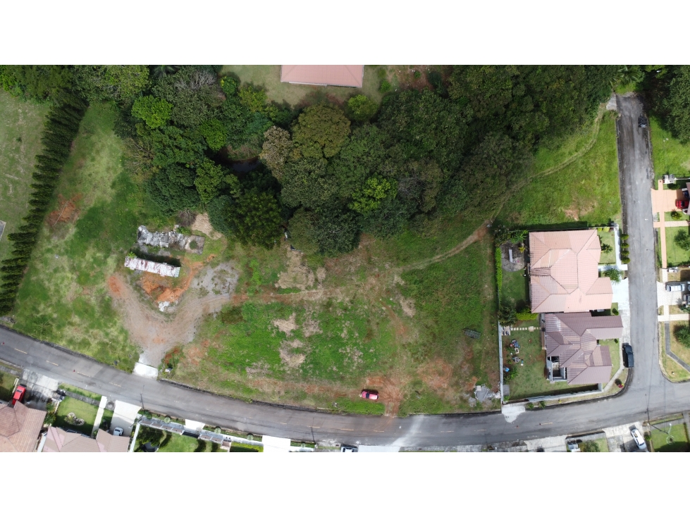 Lotes en Residencial Las Colinas, San Carlitos - 3