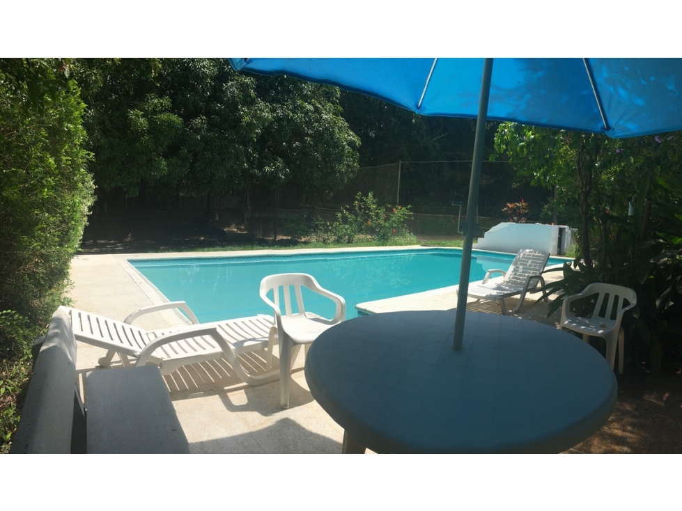 VENDO CASA CENTRO MELGAR CON PISCINA - 3
