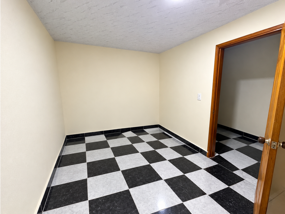 APARTAMENTO EN RENTA SEGUNDO PISO BARRIO VICTORIA PEREIRA — foto 5