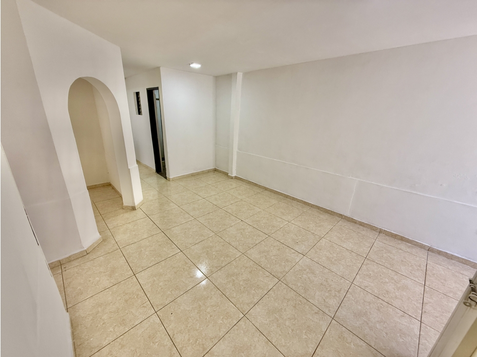 APARTAESTUDIO AMPLIO EN RENTA — foto 3