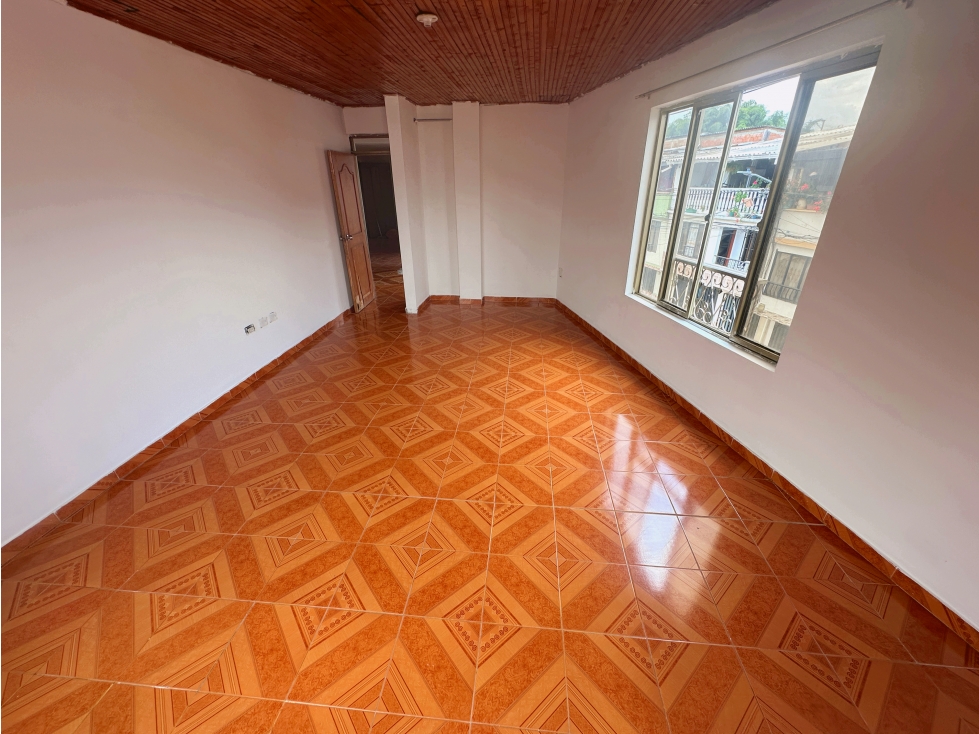 APARTAMENTO EN RENTA SECTOR LA BADEA — foto 3