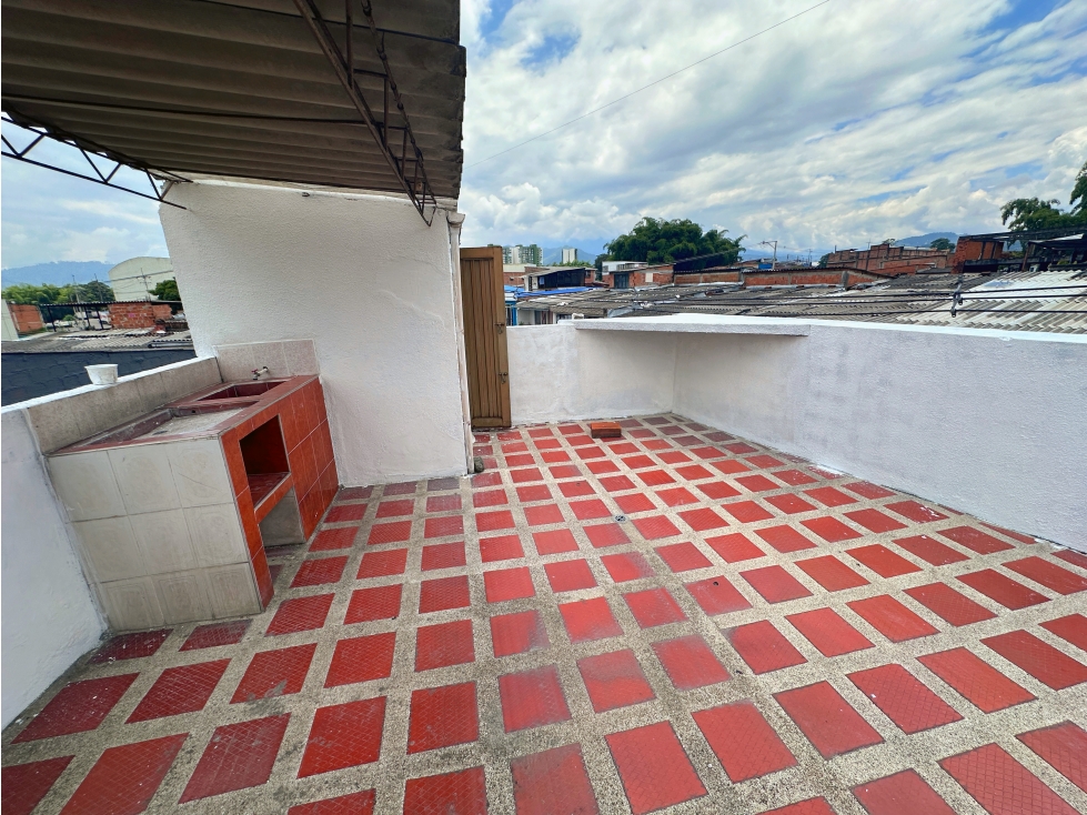 APARTAMENTO EN RENTA SECTOR LA BADEA — foto 4
