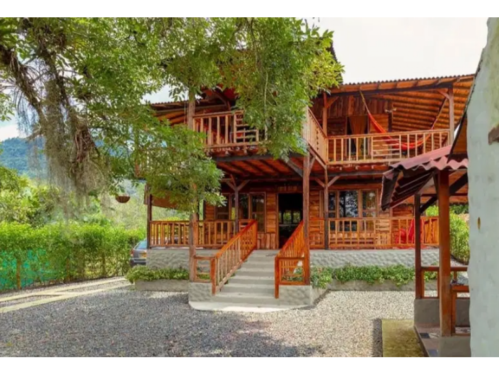 EN VENTA CHALET AMOBLADO SECTOR LA FLORIDA (IN-380) — foto 2