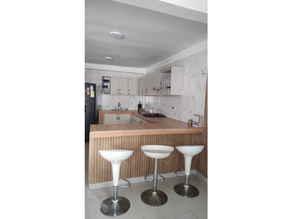 CASA EN VENTA 2 Y 3 PISO UBICADA EN PARAISO GIRON - 1
