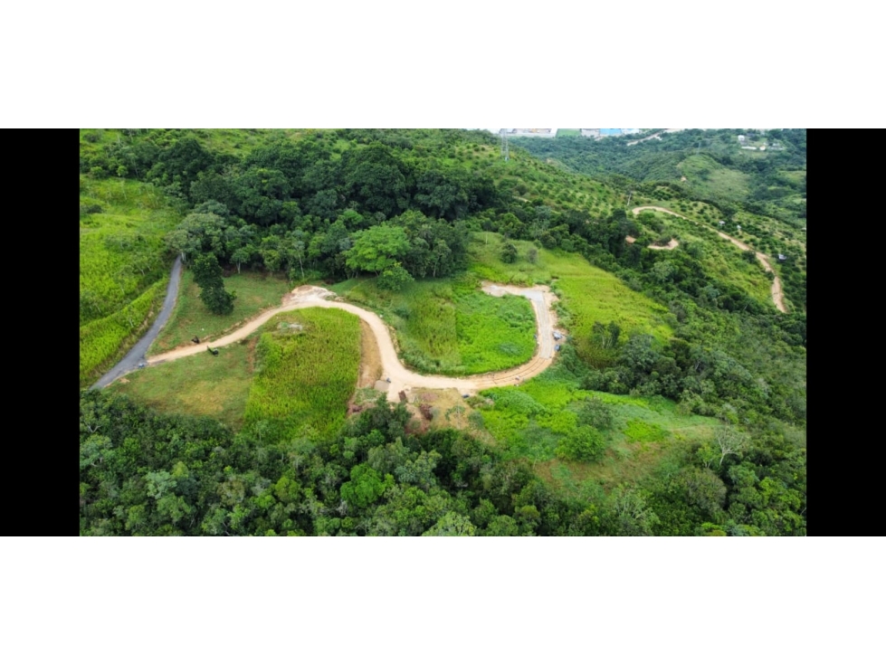 LOTE EN VENTA PASANDO EL AEROPUERTO CONJUNTO CERRADO VISTA REAL - 3