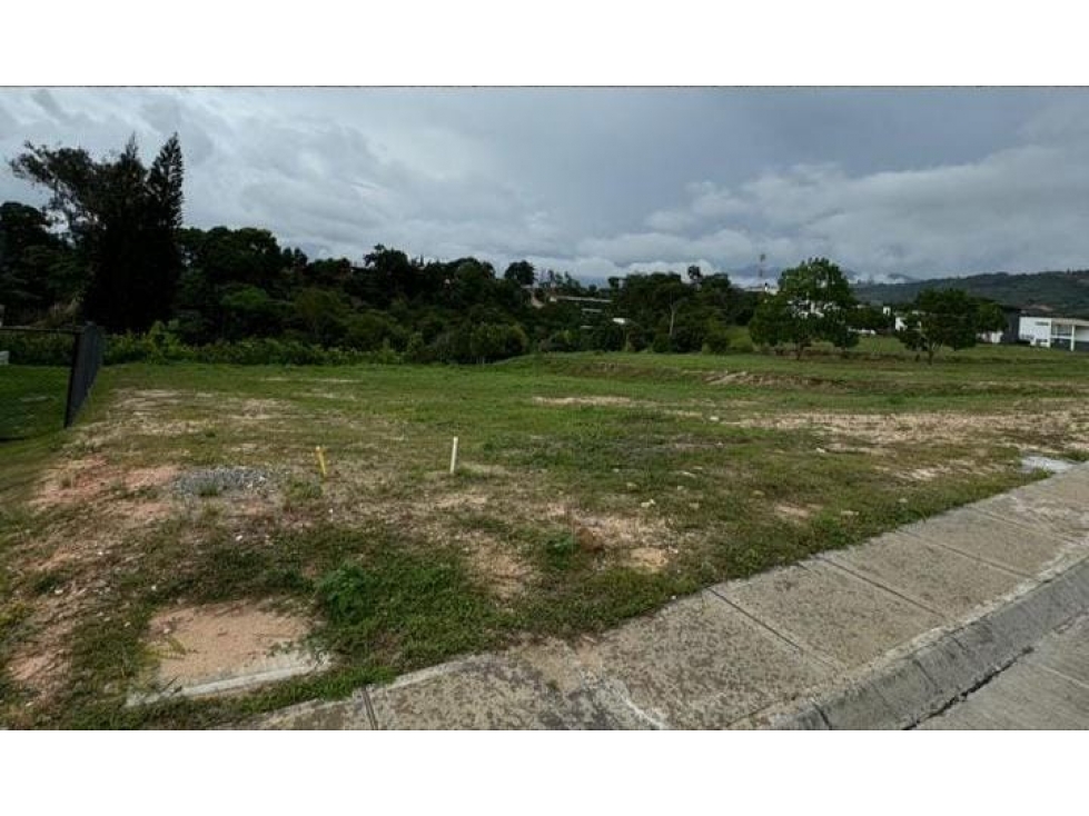 HERMOSO LOTE PARA VENTA RUITOQUE BAJO - 1