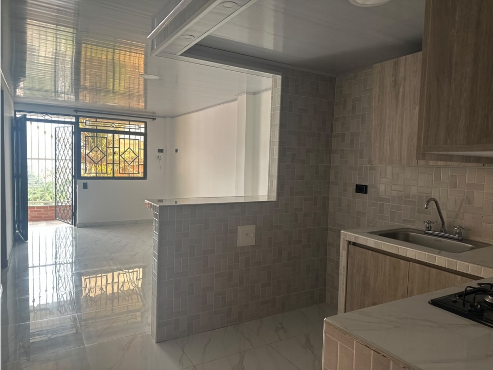 HERMOSO APARTAMENTO EN VENTA EN LA CUMBRE — foto 4
