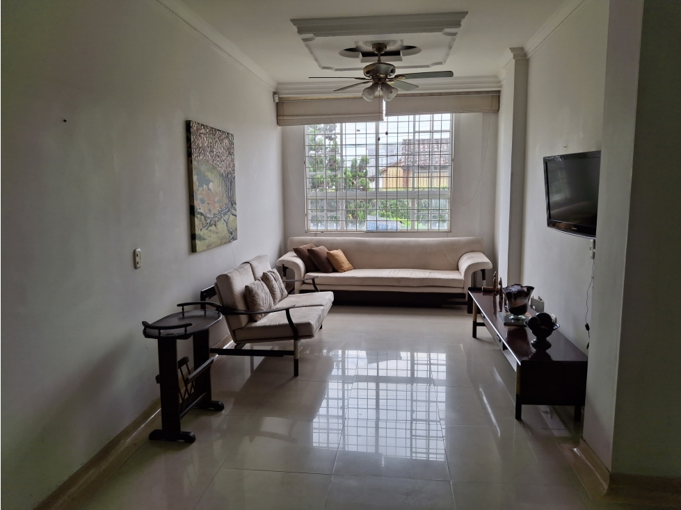 HERMOSA CASA EN VENTA LAGOS DE CACIQUE