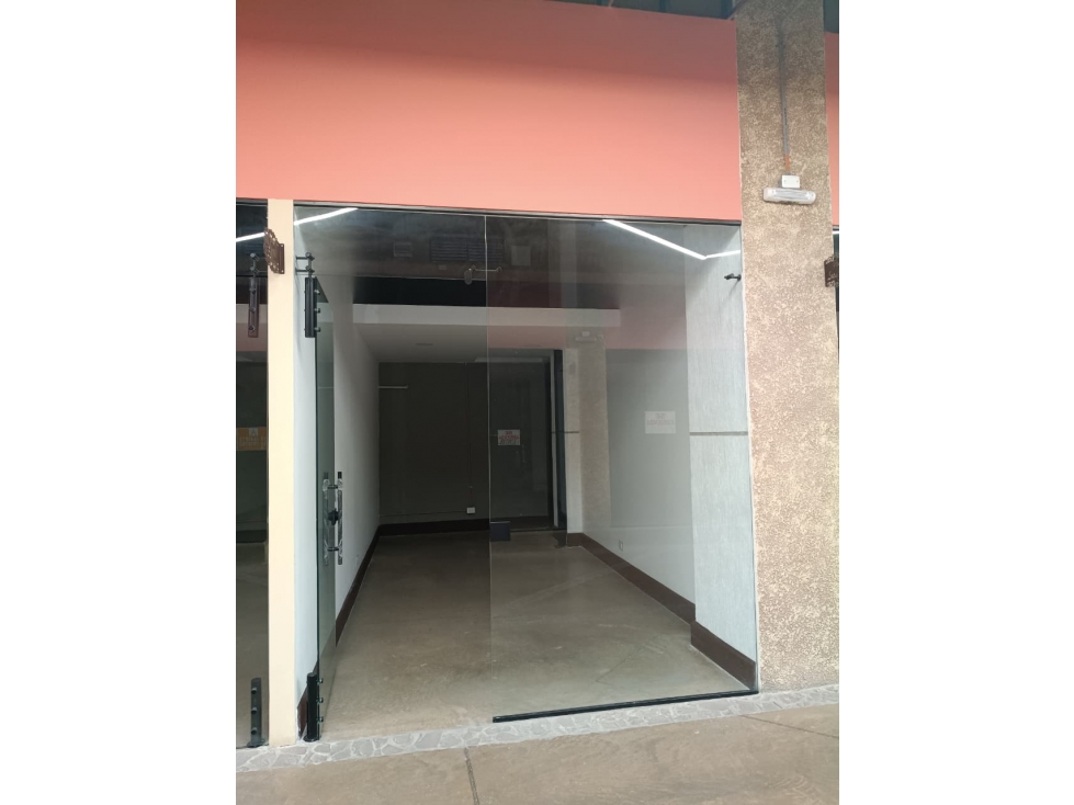 HERMOSO LOCAL PARA ARRIENDO CENTRO COMERCIAL GIRON COLONIAL - 5