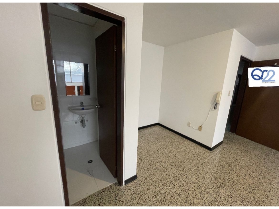 HERMOSA OFICINA PARA ARRIENDO CRA 18 BUCARAMANGA OF 204 - 4