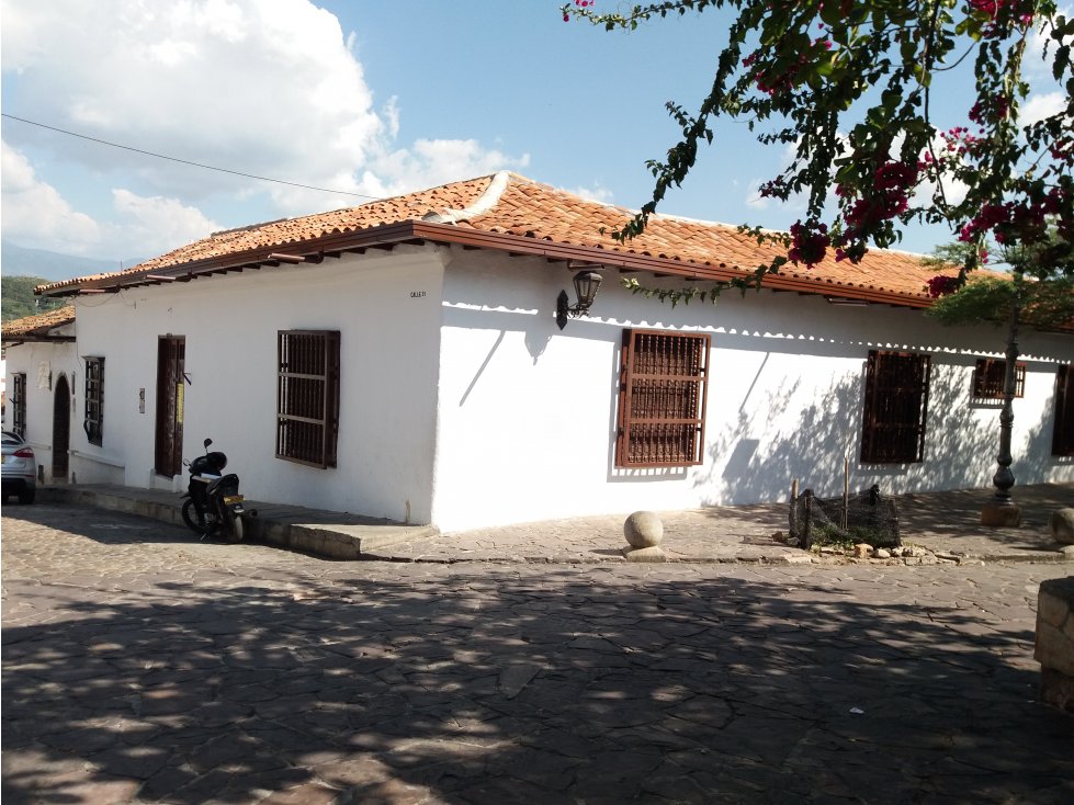 CASA EN VENTA PLAZOLETA PERALTA GIRON — foto 3
