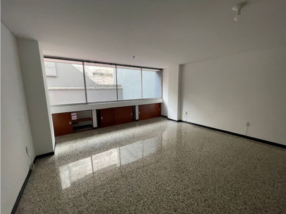 HERMOSA OFICINA PARA ARRIENDO CRA 18 BUCARAMANGA OF 204 - 2