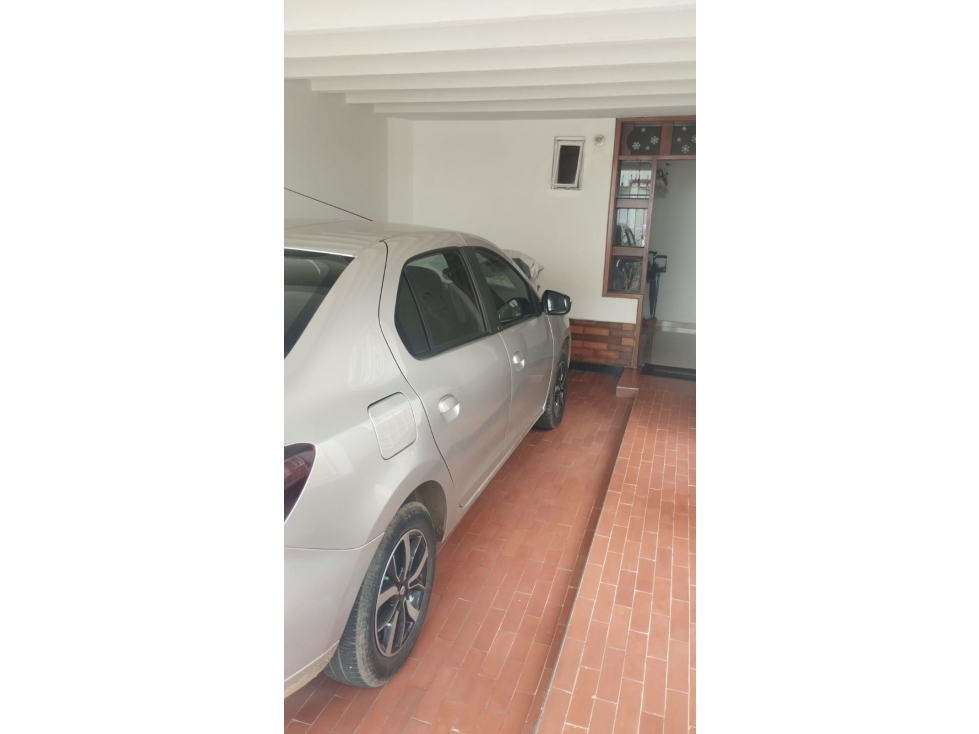 HERMOSA CASA PARA VENTA EN FONTANA — foto 4